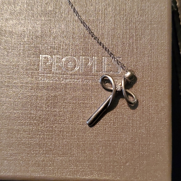 Peoples loop cross diamond necklace. - Picture 3 of 3